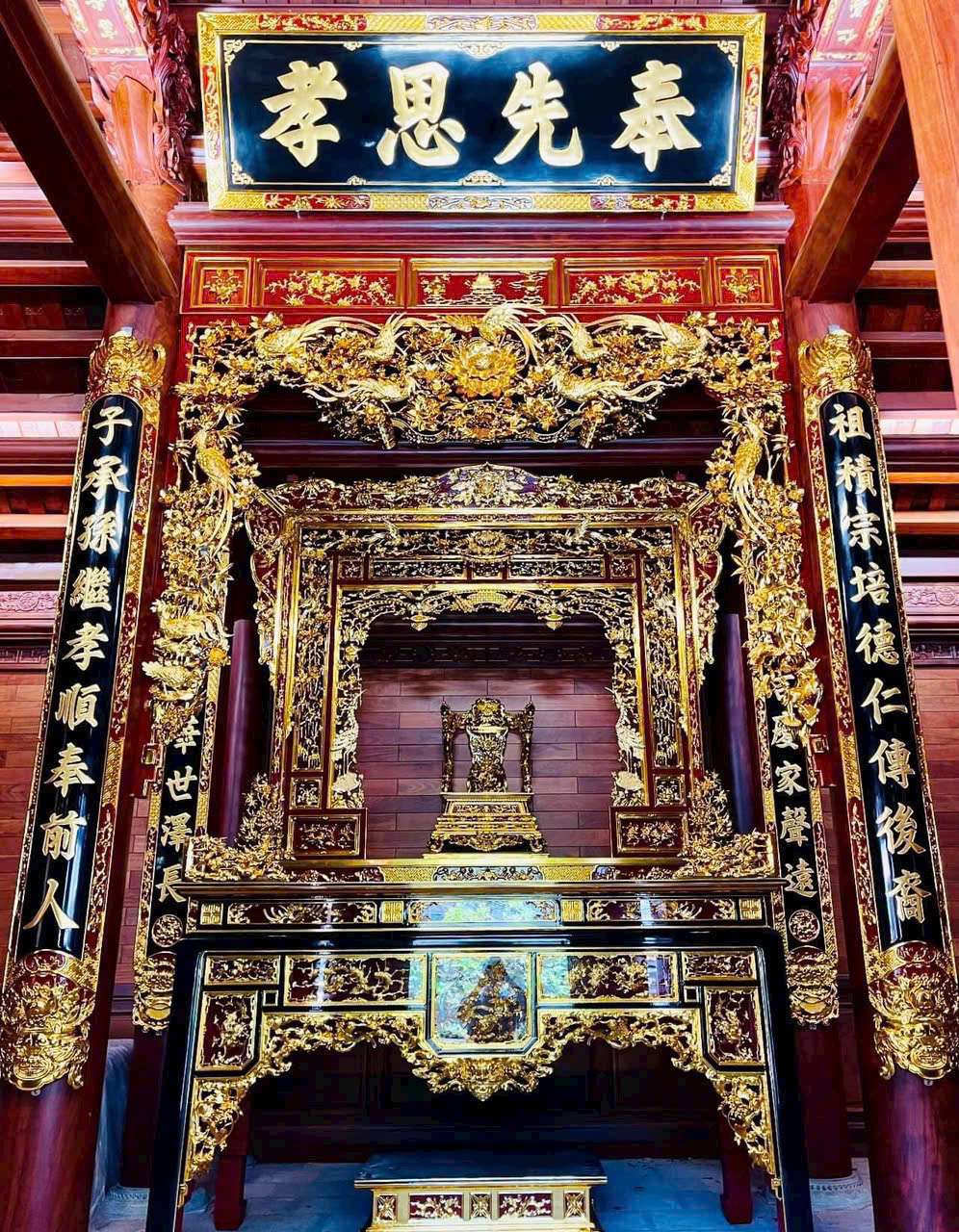 Mẫu không gian thờ cúng